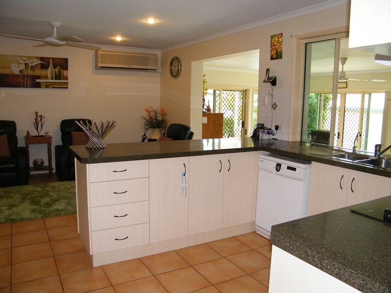 8 Barber Drive, Blacks Beach QLD 4740