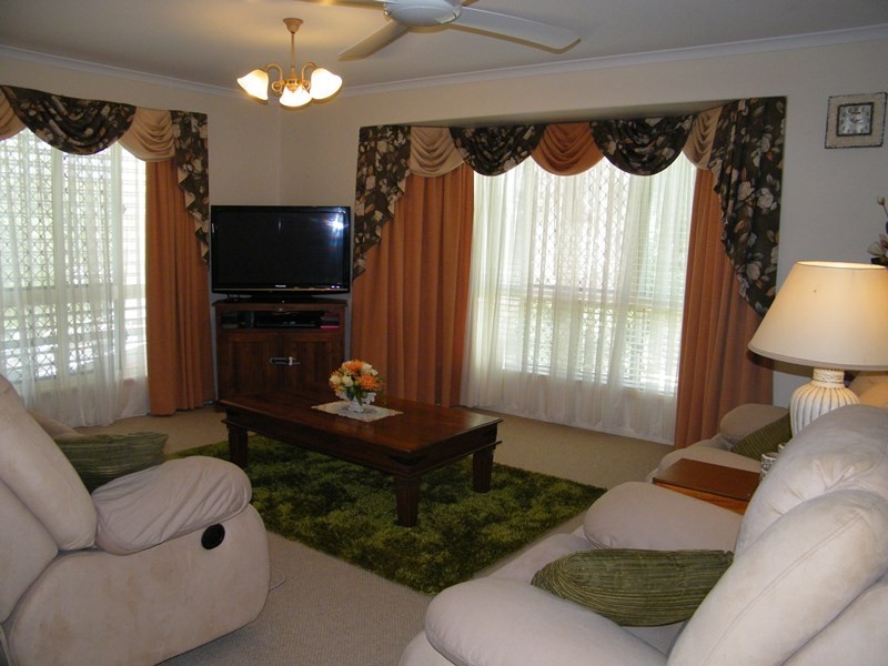 8 Barber Drive, Blacks Beach QLD 4740