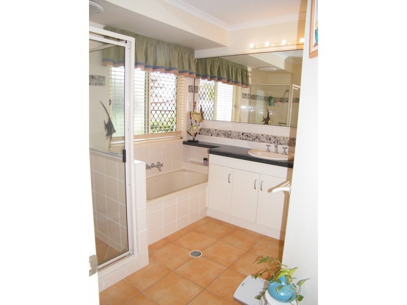 8 Barber Drive, Blacks Beach QLD 4740