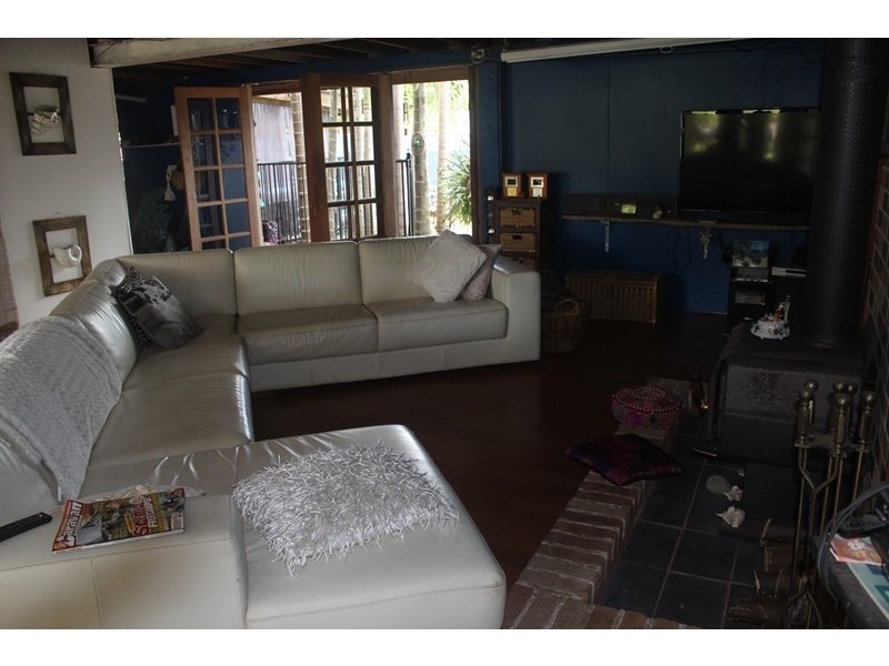 8 Mason Street, Ball Bay QLD 4741