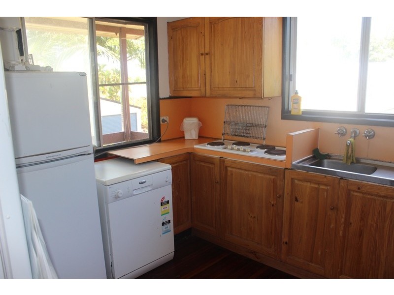 8 Mason Street, Ball Bay QLD 4741