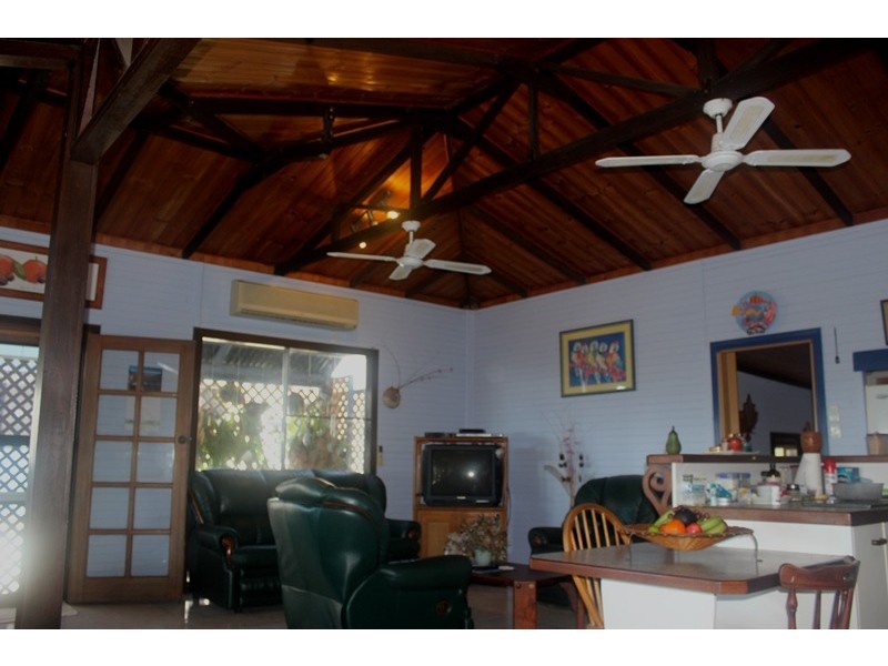 10 Ward Esp, Ball Bay QLD 4741