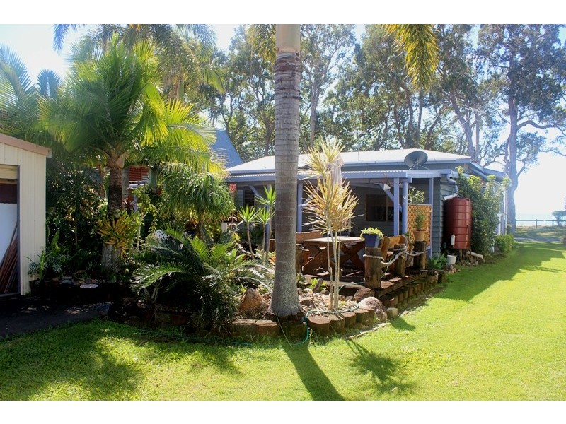 10 Ward Esp, Ball Bay QLD 4741