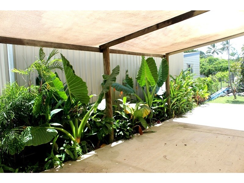 21 Evans Ave, Seaforth QLD 4741