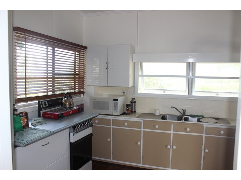 21 Evans Ave, Seaforth QLD 4741