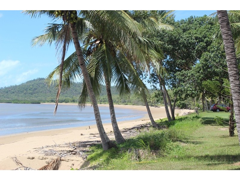 21 Evans Ave, Seaforth QLD 4741
