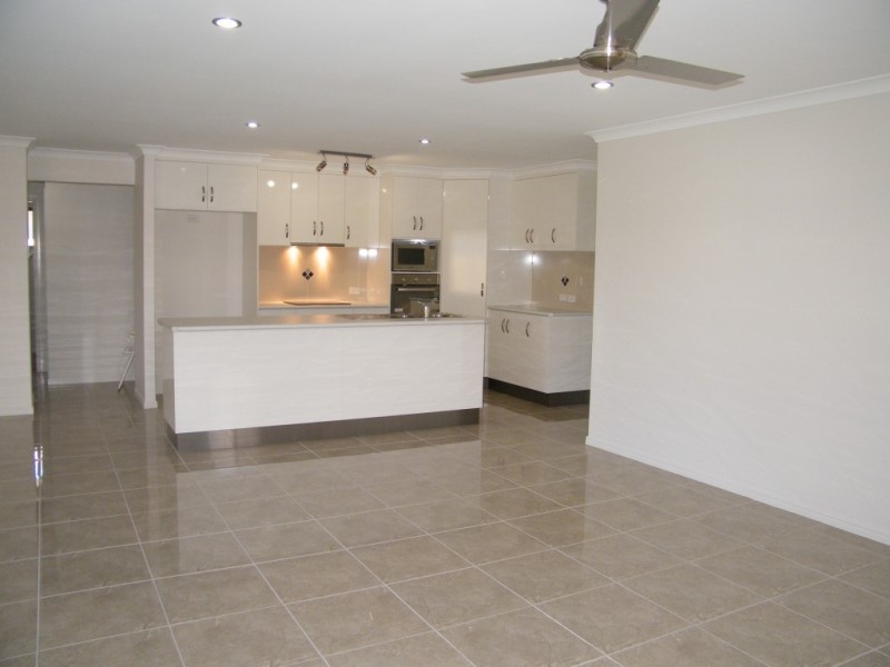 21 Burge Ct, Glenella QLD 4740