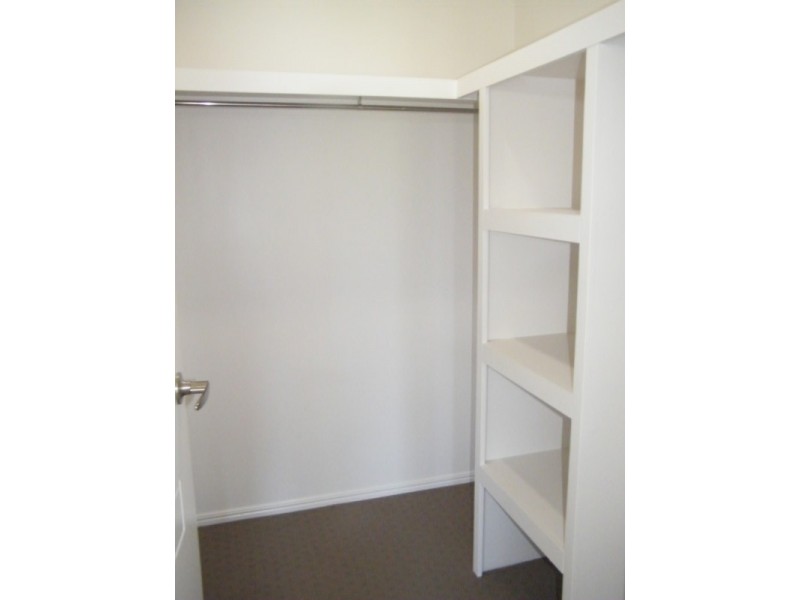 21 Burge Ct, Glenella QLD 4740