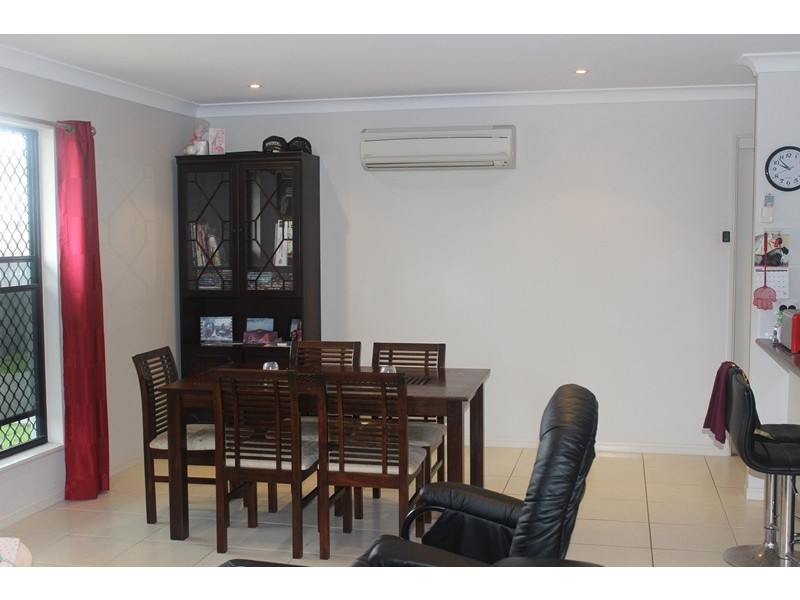 6 Leonie Crt, Armstrong Beach QLD 4737