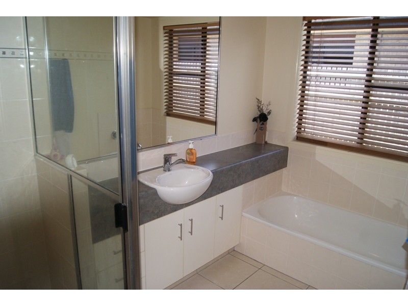 28 Robinson Av, Walkerston QLD 4751