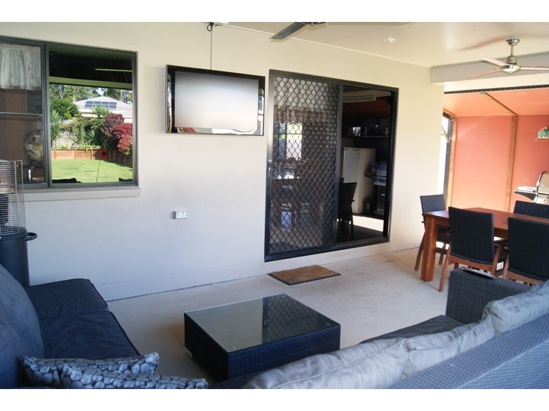 28 Robinson Av, Walkerston QLD 4751