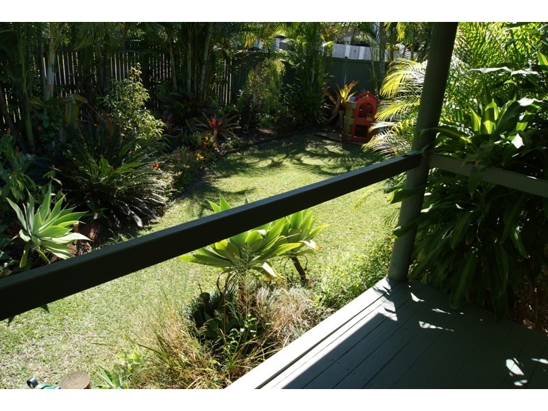 5 Bower St, Slade Point QLD 4740