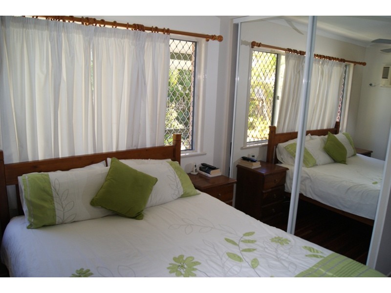 5 Bower St, Slade Point QLD 4740