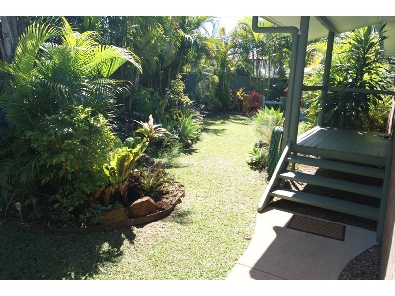 5 Bower St, Slade Point QLD 4740