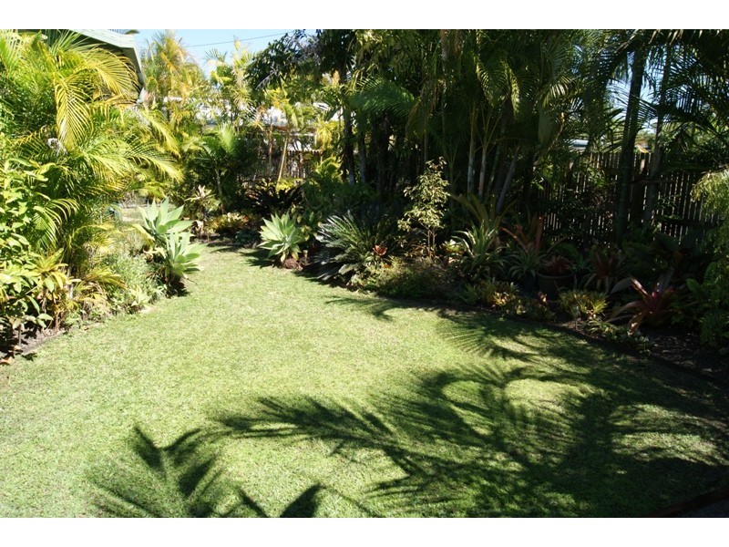 5 Bower St, Slade Point QLD 4740