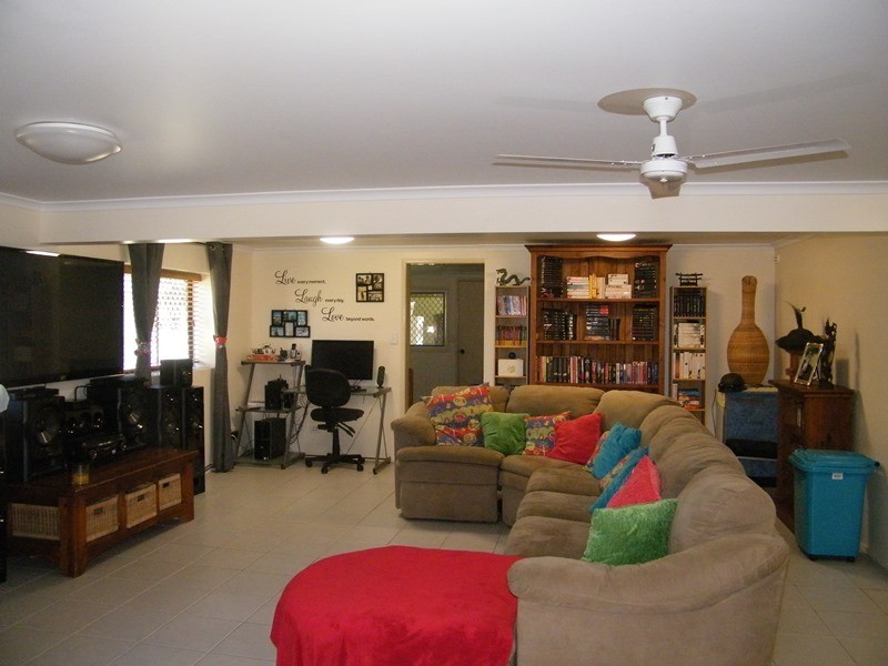 2 Hastings St, Ooralea QLD 4740