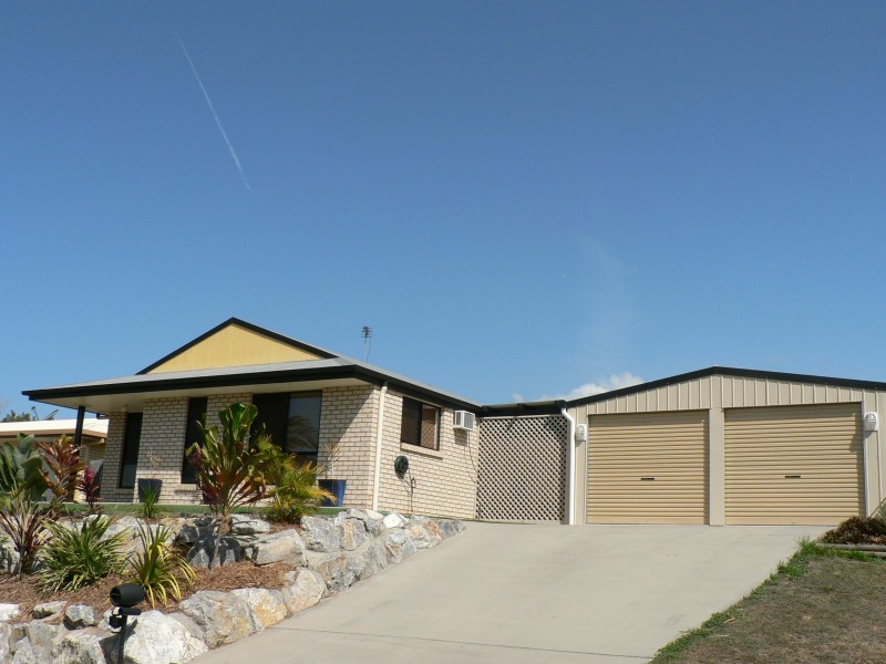11 Lomandra Street, Boyne Island QLD 4680