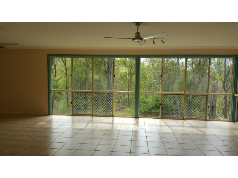 35 sayre, Boyne Island QLD 4680