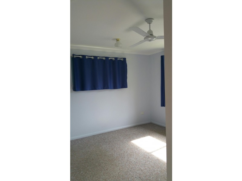 35 sayre, Boyne Island QLD 4680