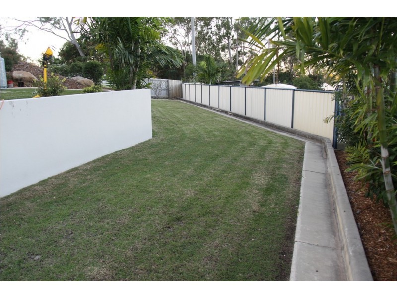 16 Lighthouse Drive, Boyne Island QLD 4680