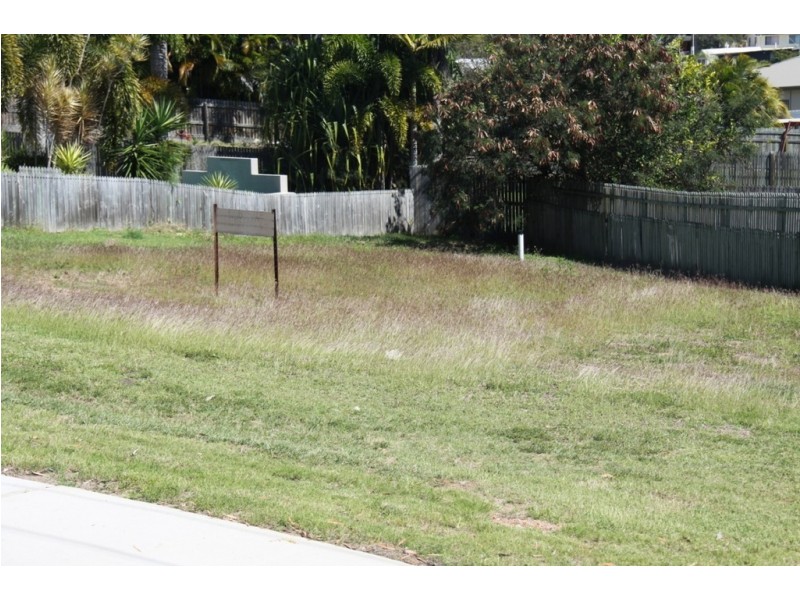 12 Pacific Ave, Tannum Sands QLD 4680