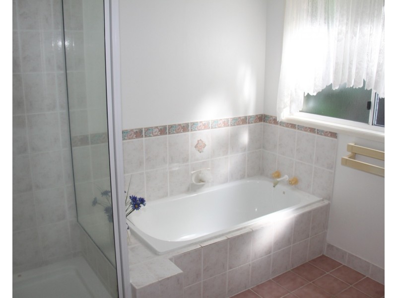 3 Kirrang Place, Boyne Island QLD 4680