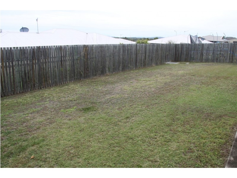 5 Wanda Drive, Boyne Island QLD 4680