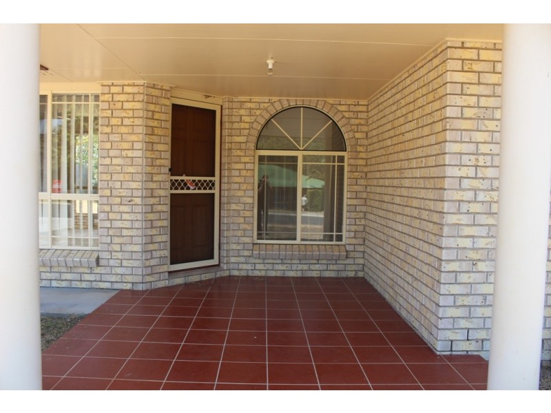16 Jarrah drive, Boyne Island QLD 4680