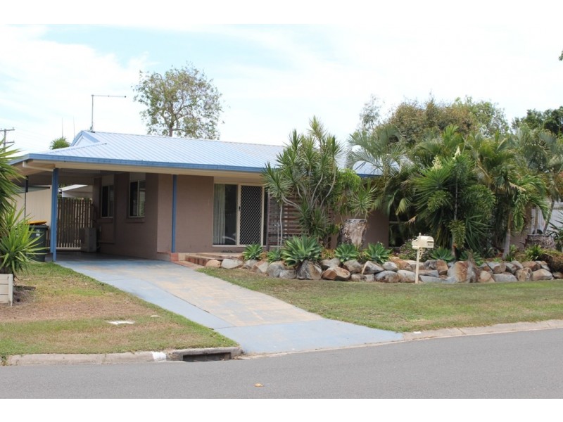 2 Elanora Street, Boyne Island QLD 4680