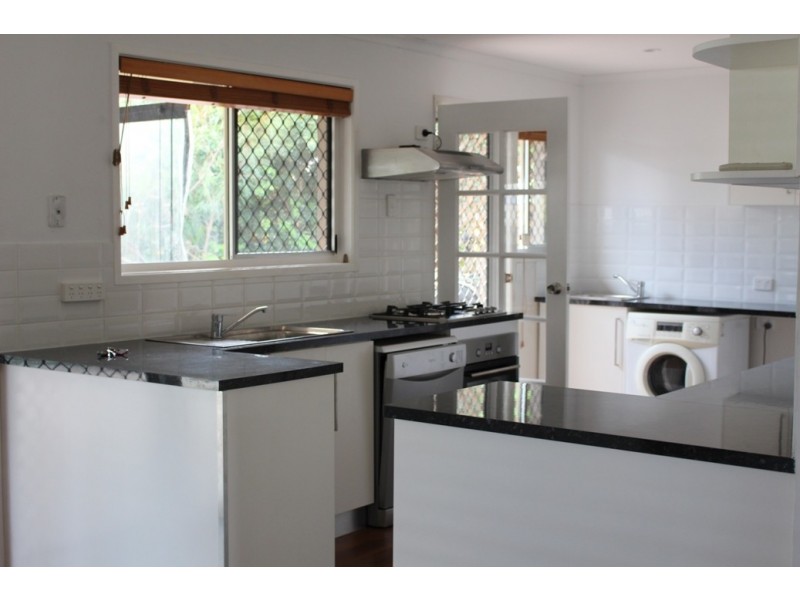 2 Elanora Street, Boyne Island QLD 4680