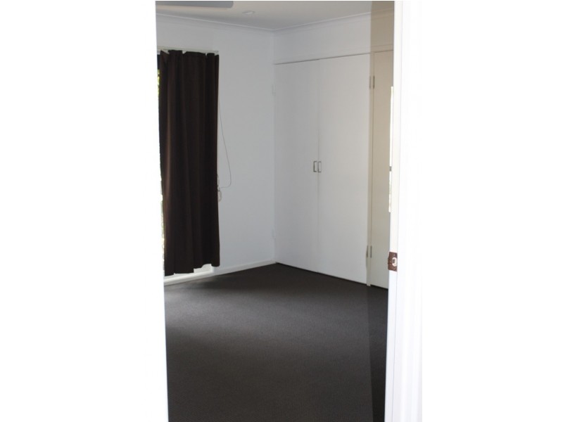 2 Elanora Street, Boyne Island QLD 4680