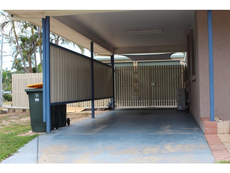 2 Elanora Street, Boyne Island QLD 4680