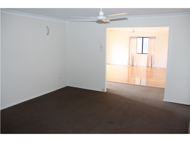 15 Swains Court, Boyne Island QLD 4680