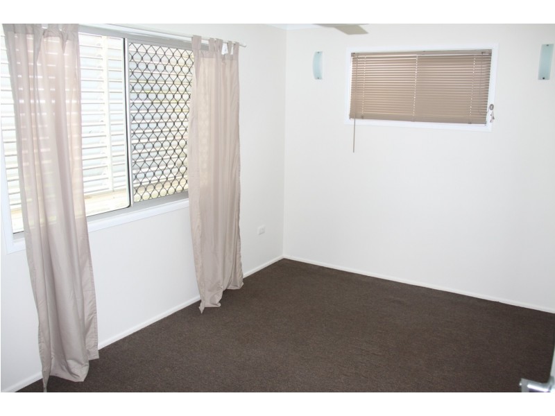 15 Swains Court, Boyne Island QLD 4680