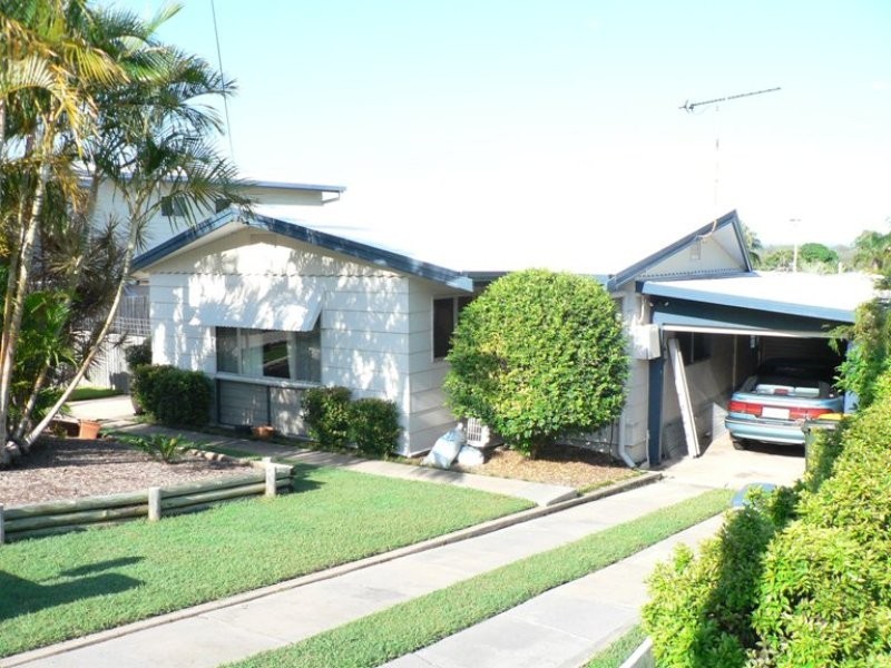 33 Amaroo Street, Boyne Island QLD 4680