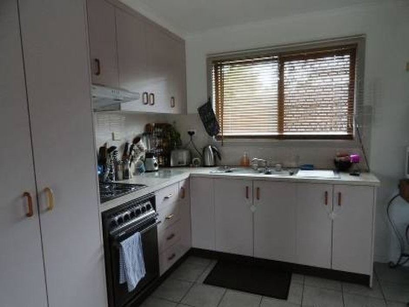 33 Centenary Drive, Boyne Island QLD 4680