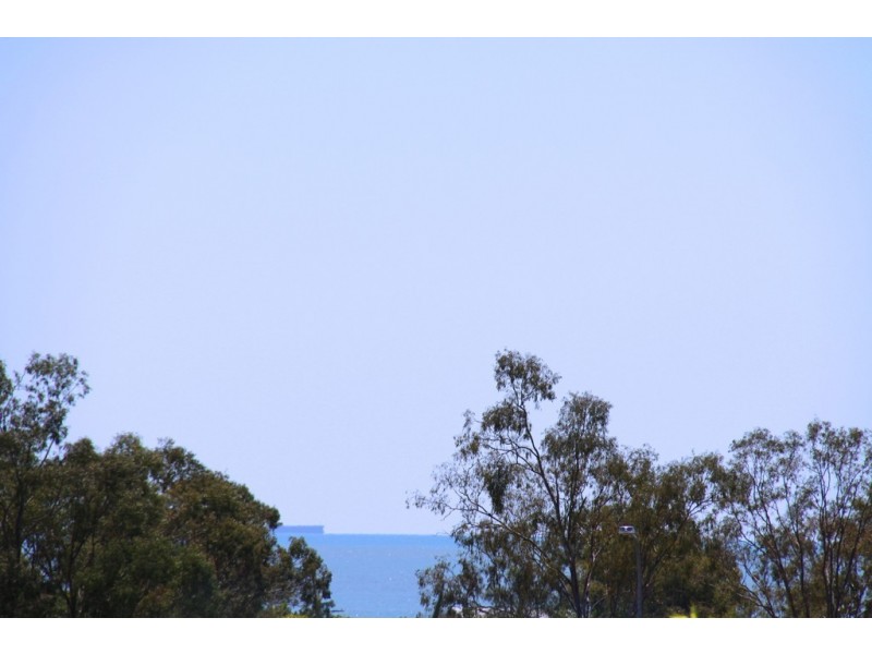 29 Lighthouse Drive, Boyne Island QLD 4680