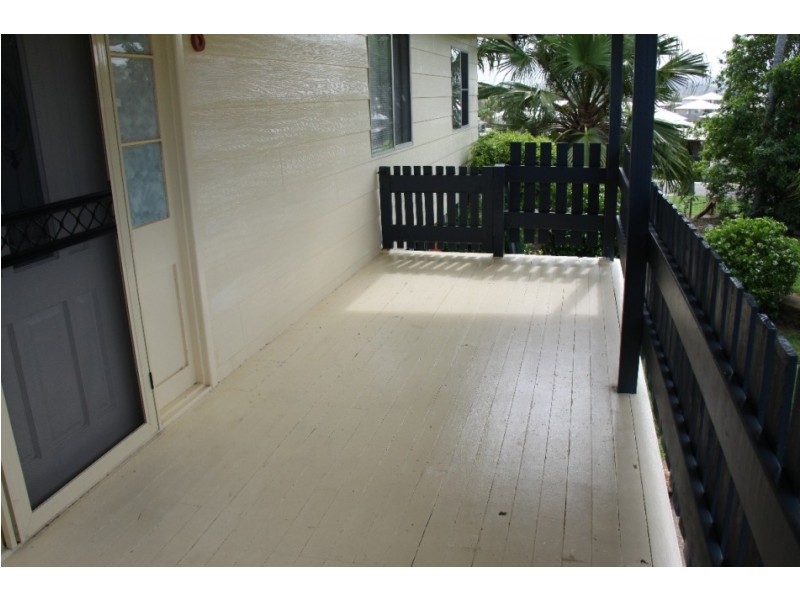 8 Marina Avenue, Boyne Island QLD 4680