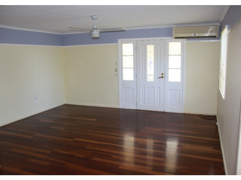 8 Marina Avenue, Boyne Island QLD 4680