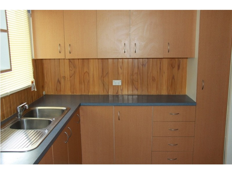 8 Marina Avenue, Boyne Island QLD 4680