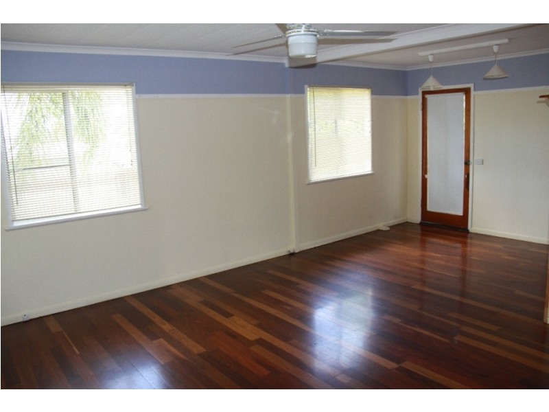 8 Marina Avenue, Boyne Island QLD 4680