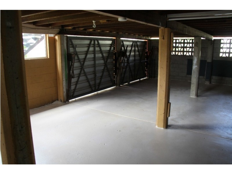 8 Marina Avenue, Boyne Island QLD 4680