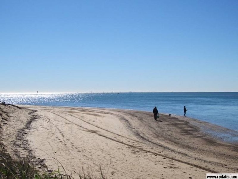 1 Yukana Street, Boyne Island QLD 4680