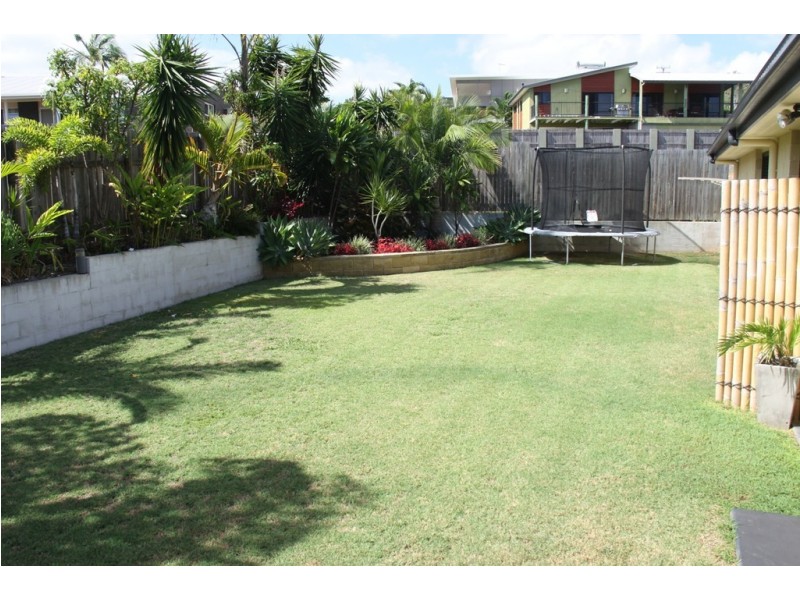 27 Lighthouse Dr, Boyne Island QLD 4680