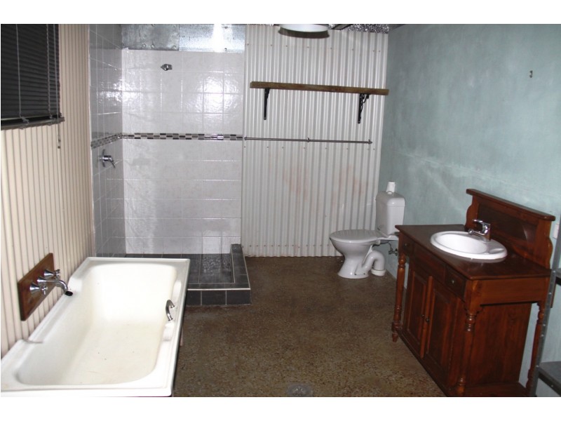 1 Plimsoll Ct, Tannum Sands QLD 4680