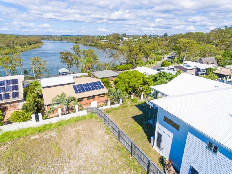 13 Richard st, Boyne Island QLD 4680