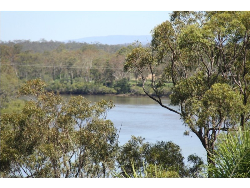 13 Richard st, Boyne Island QLD 4680