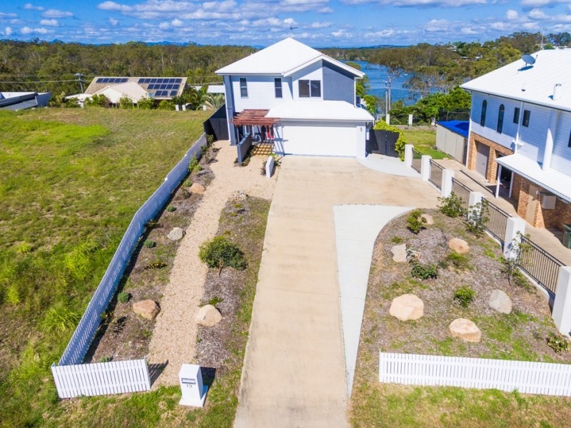 13 Richard st, Boyne Island QLD 4680