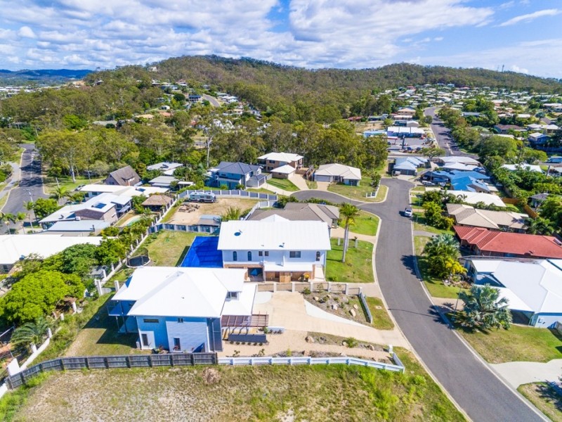 13 Richard st, Boyne Island QLD 4680
