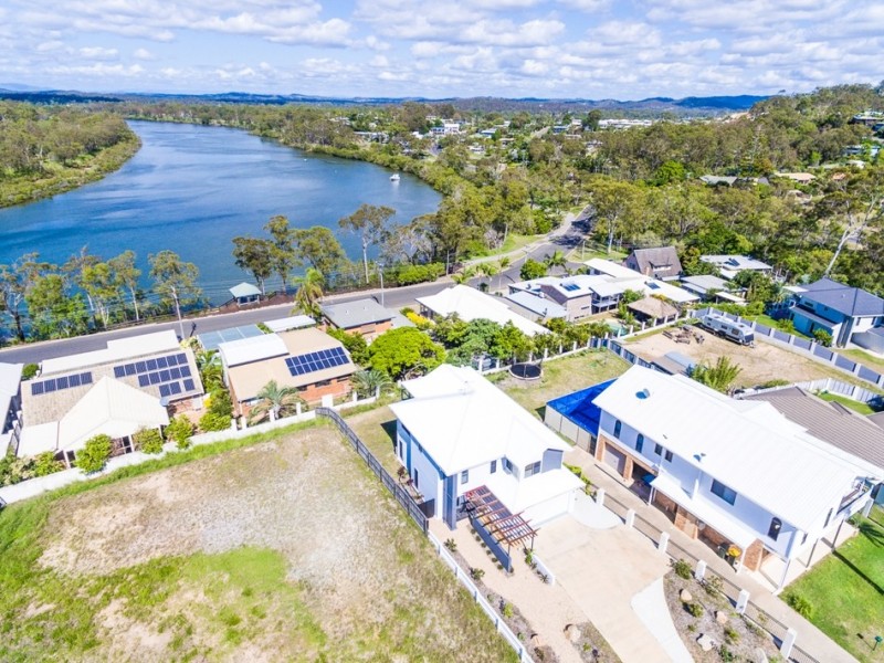13 Richard st, Boyne Island QLD 4680